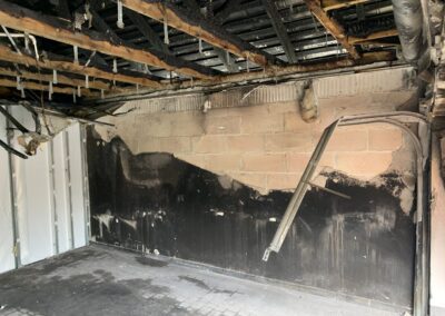 Spalony dom - garaż